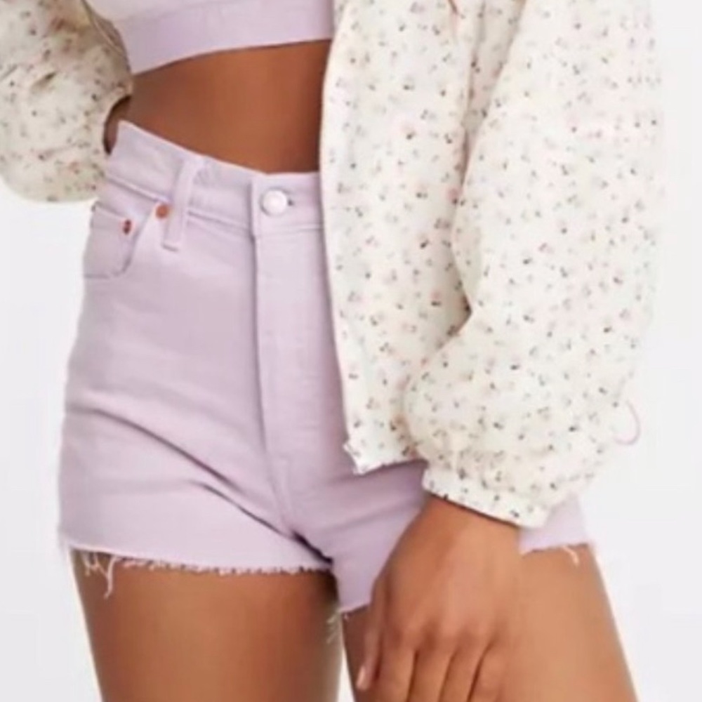 NWT Levi’s Premium Ribcage Super High Rise Stretch Button Fly Shorts